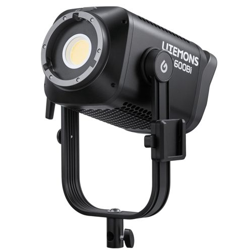 Schwarzer LED-Scheinwerfer mit silbernem Ring und U-förmiger Halterung.