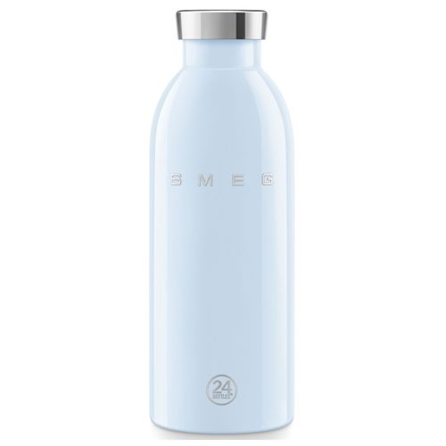 Eine hellblaue Smeg-Flasche mit silbernem Verschluss und dem Logo 24 Bottles.