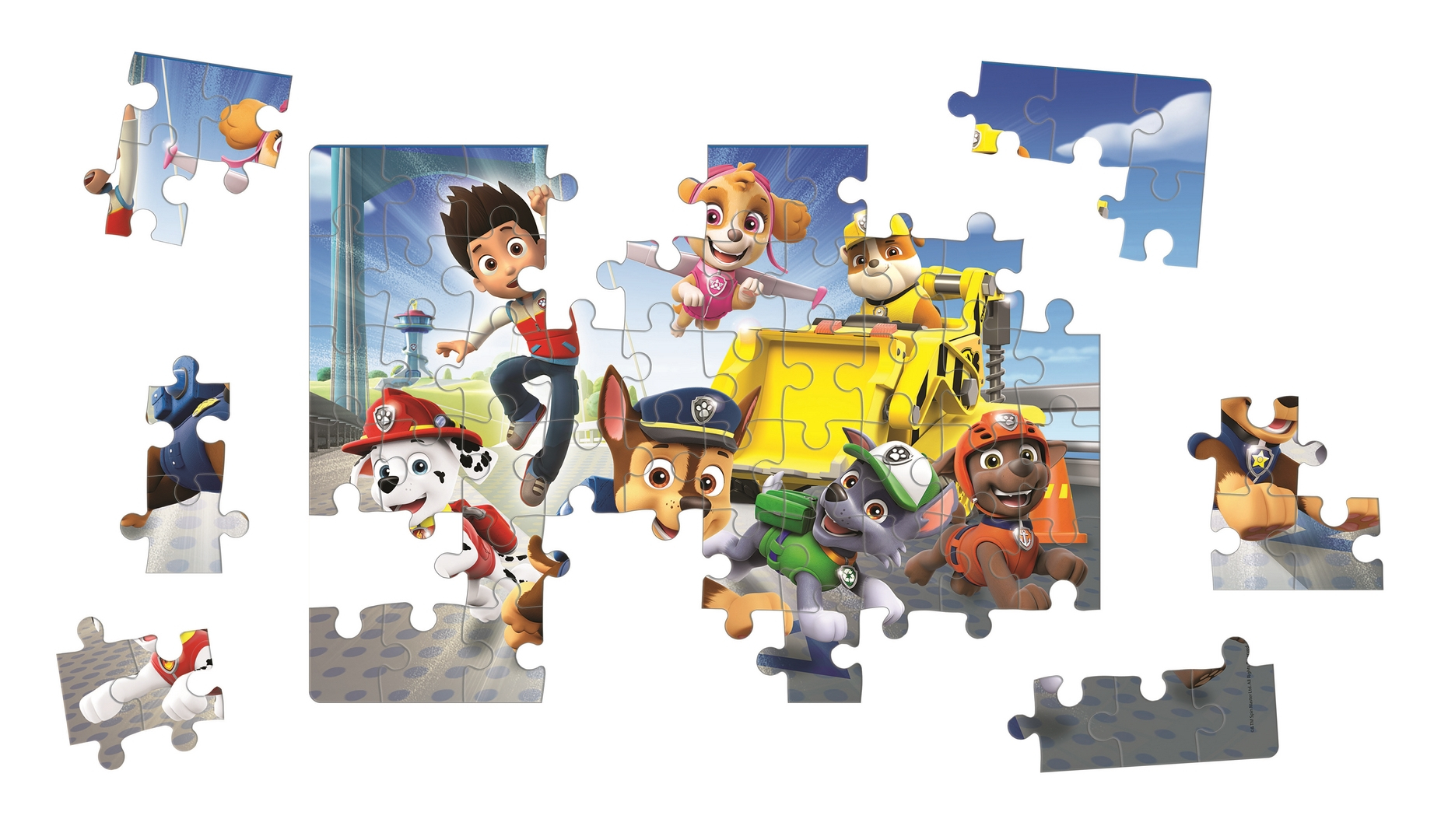 Postacie z Psiego Patrolu na puzzlach, Skye lata, Chase i Marshall widoczni.