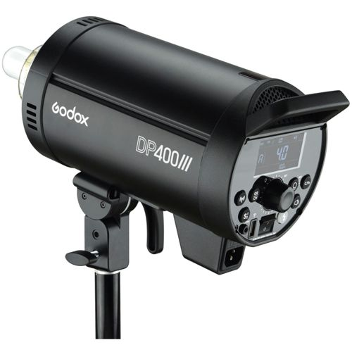 Schwarzer Godox DP400III Studio-Blitzlicht mit Display und Bedienelementen auf einem Stativ.