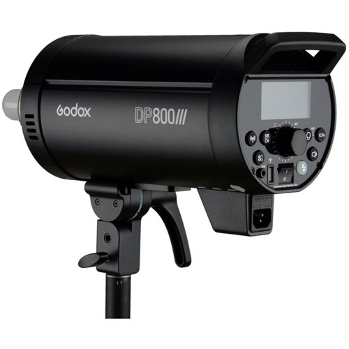 Schwarzer Studioblitz mit Godox DP800III-Beschriftung und Bedienelementen.