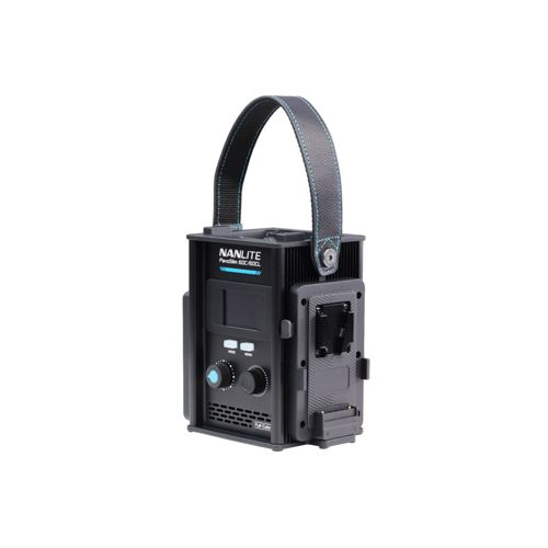 Ein schwarzer Nanlite LED-Scheinwerfer mit Griff und Bedienelementen.