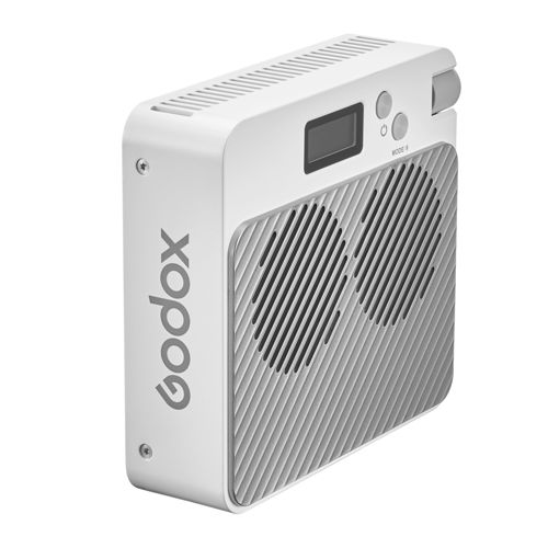 Un appareil Godox blanc avec aérations et un petit écran, vue inclinée.