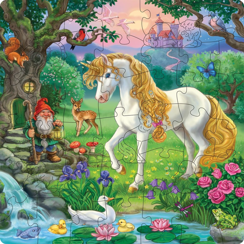 Un unicorno in un prato con un gnomo, cervi, anatre e un castello.
