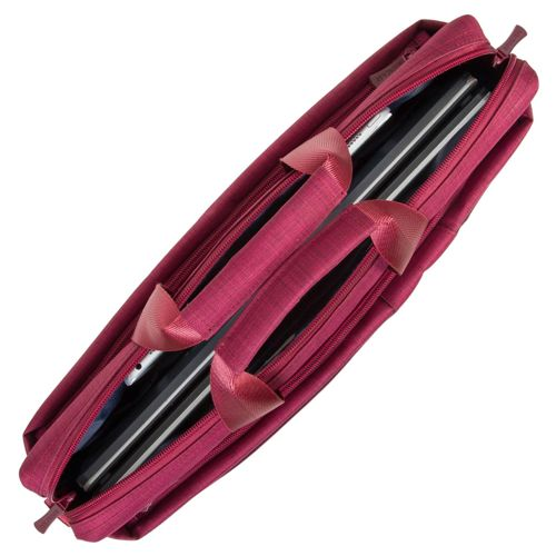 Eine bordeauxrote Laptoptasche mit zwei Henkeln, geöffnet, mit Laptops darin.