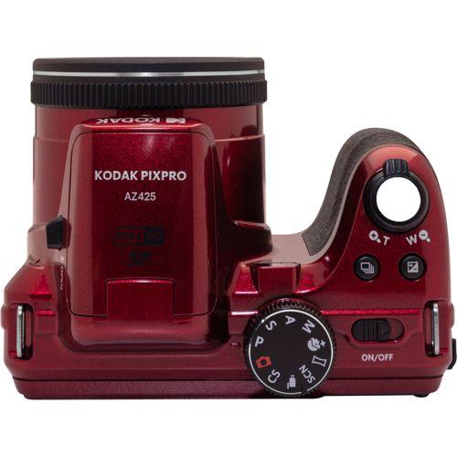 Cámara Kodak Pixpro AZ425 roja con dial de modos y botones de control.