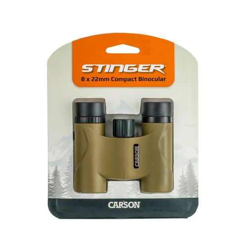 Carson Stinger 8x22 Kompaktfernglas in Beige, verpackt mit Berg- und Waldgrafiken.
