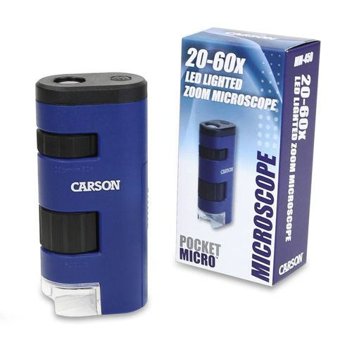 Un microscopio tascabile Carson blu con luce LED e la sua confezione.