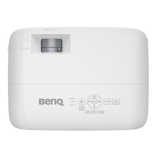 Un proyector BenQ blanco con rueda de enfoque, botones y el logo de BenQ.