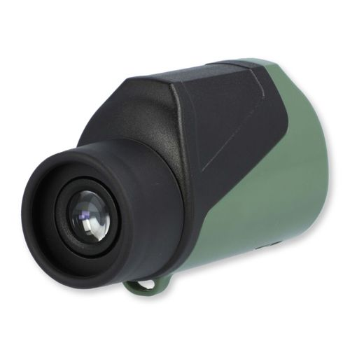 Un monocolo verde e nero con lente di messa a fuoco su sfondo bianco.