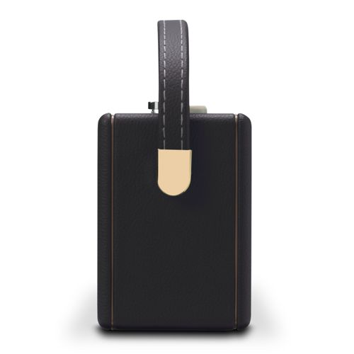 Zwarte leren tas met handvat en gouden gesp, zijaanzicht.