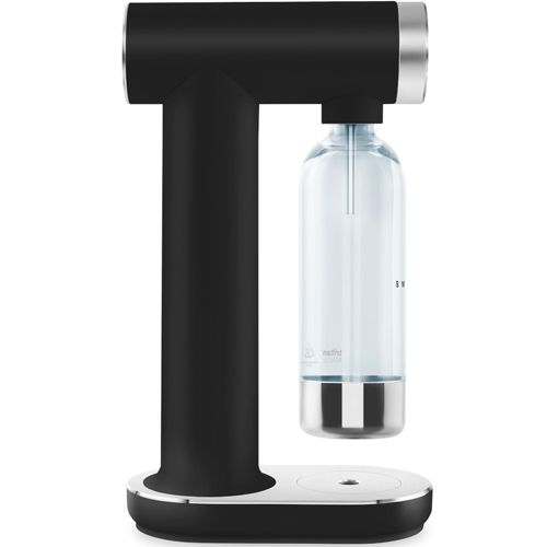 Schwarzer Wassersprudler mit silbernen Akzenten und einer klaren Flasche.