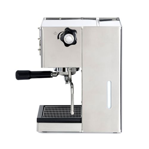 Eine silberne Espressomaschine mit schwarzem Griff und Wassertank.