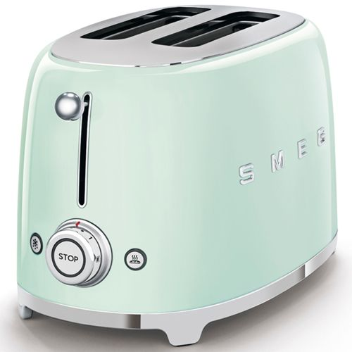 Ein pastellgrüner SMEG-Toaster mit Chromakzenten und einem Hebel. Mit Drehknopf und Knöpfen.