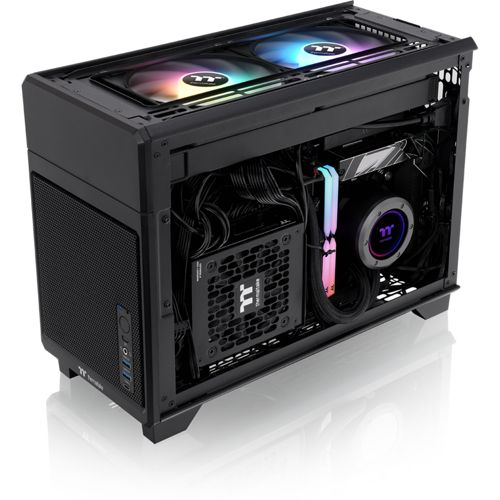 Case PC nero con ventole RGB, alimentatore e raffreddamento a liquido.