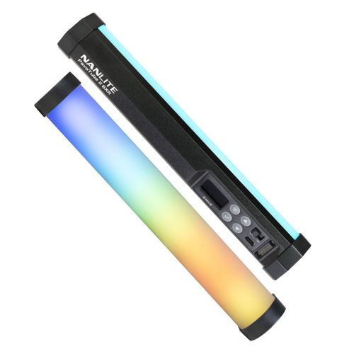 Deux tubes lumineux Nanlite, un dégradé bleu-jaune, l'autre bleu.