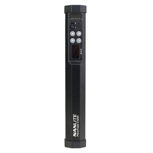 Nanlite PavoTube II 6CXR noir avec boutons et écran sur le dessus.
