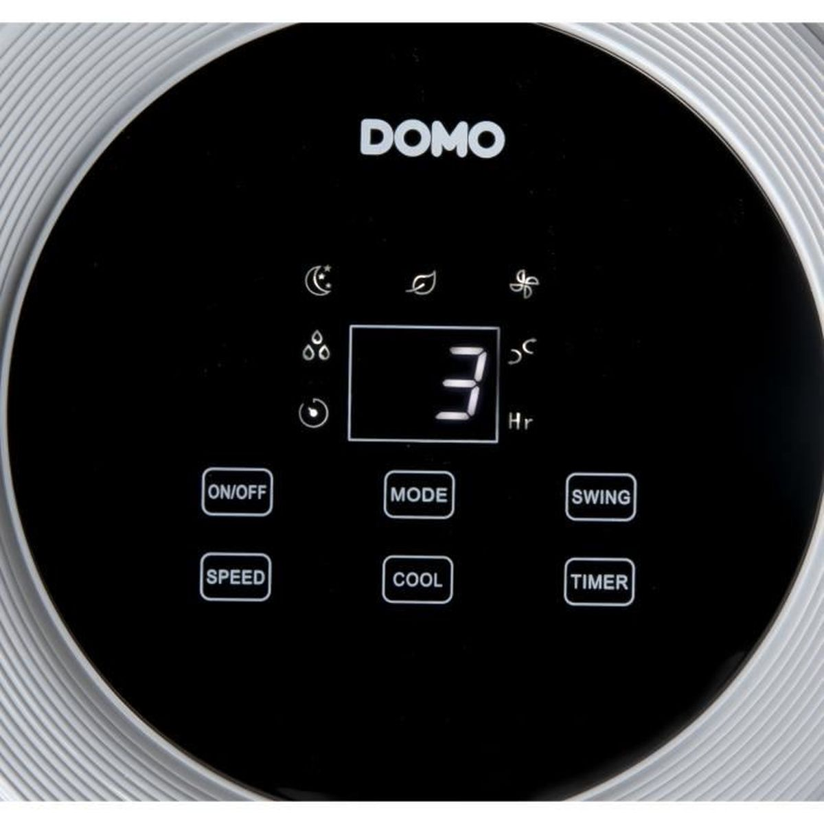 Bedienfeld eines DOMO-Geräts mit digitalen Anzeigen und Tasten für Ein/Aus, Modus, Geschwindigkeit, Kühlen, Schwenken und Timer.
