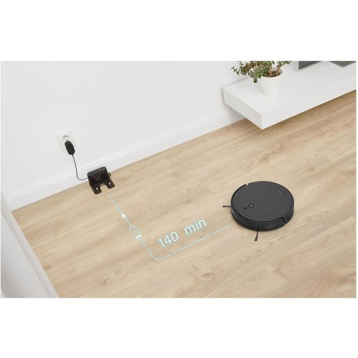Un robot aspirador negro redondo sobre suelo de madera cerca de su base.