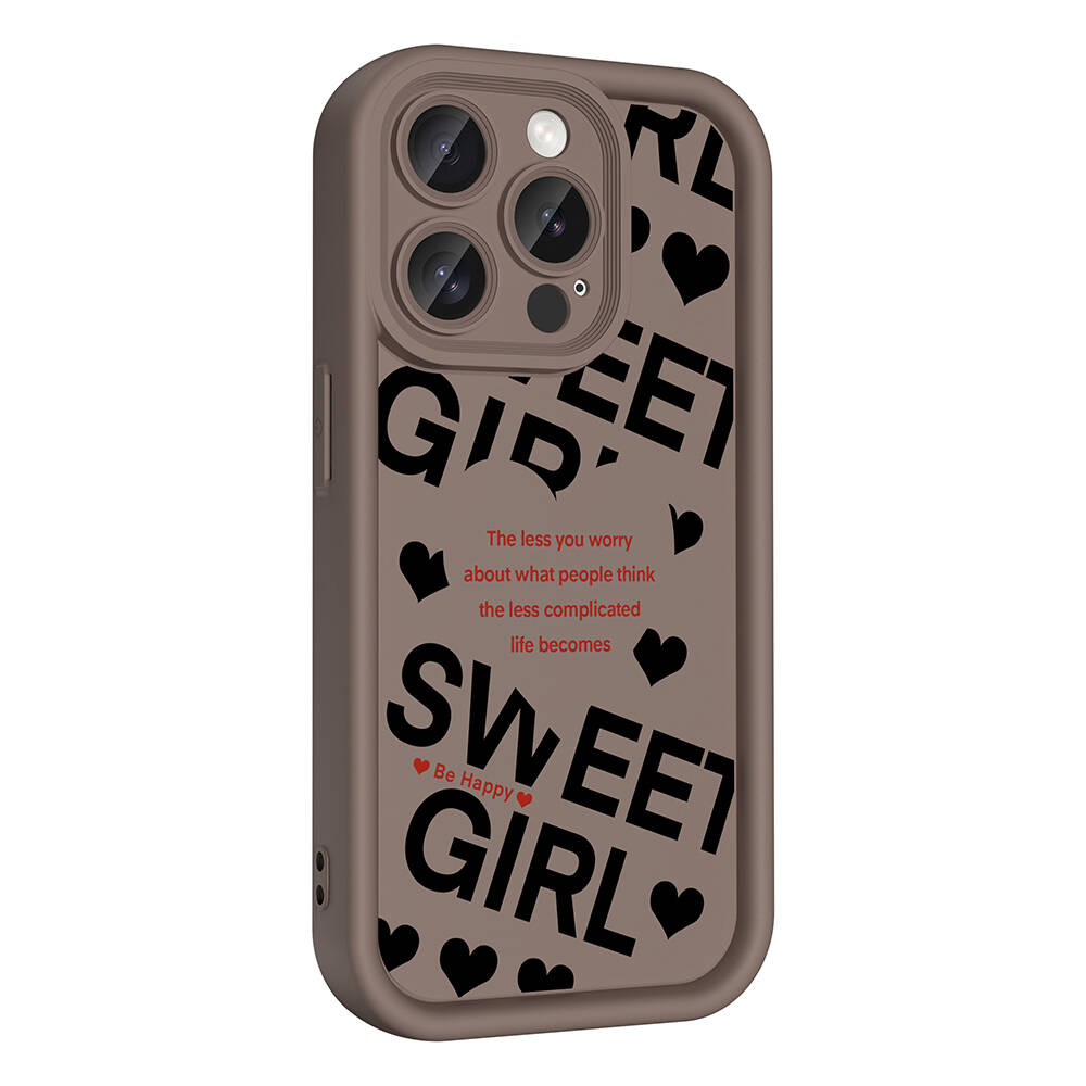 Kalp desenli kahverengi telefon kılıfı, "GIRL SWEET GIRL" yazılı.