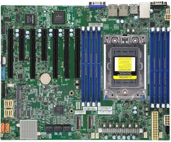 Scheda madre verde con socket CPU, slot RAM, slot schede di espansione e connettori.