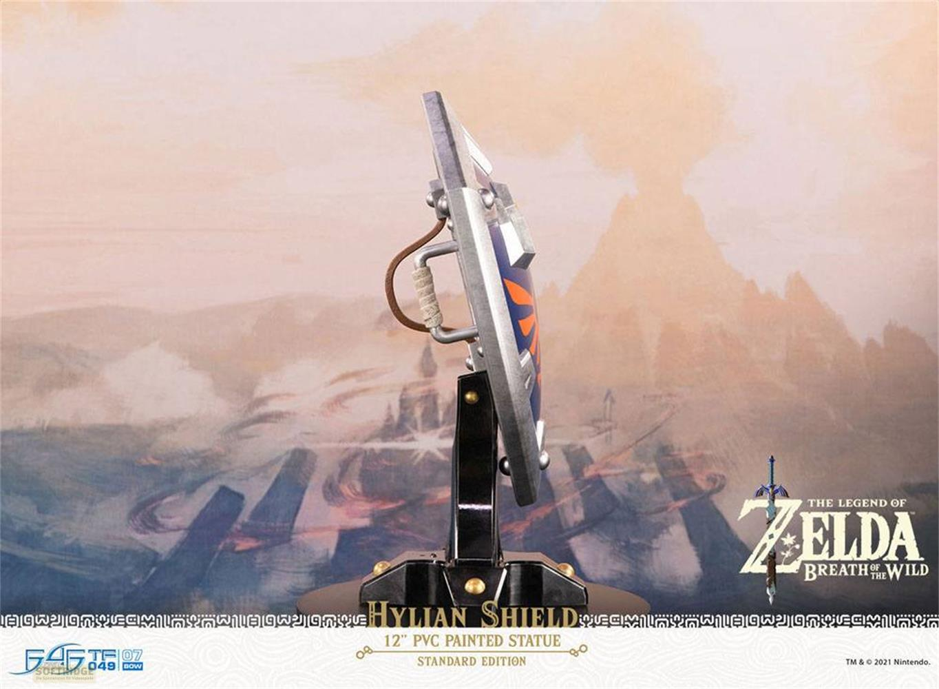 Hylian Schild Statue aus PVC, mit Hintergrund aus "The Legend of Zelda: Breath of the Wild".