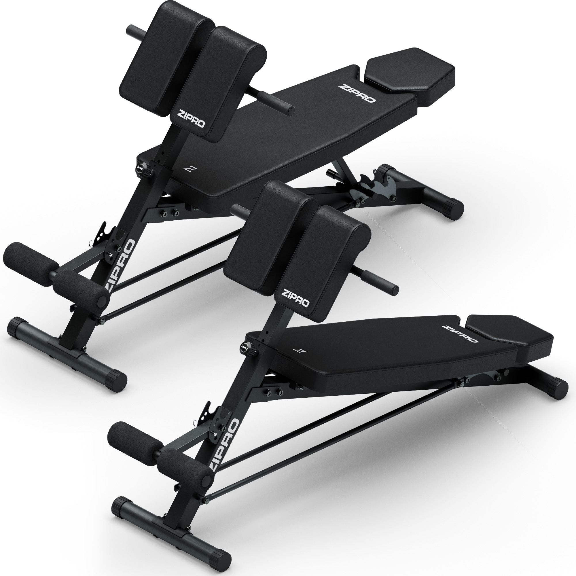 Zwei schwarze Fitnessbänke mit gepolsterten Rollen und Zubehör.
