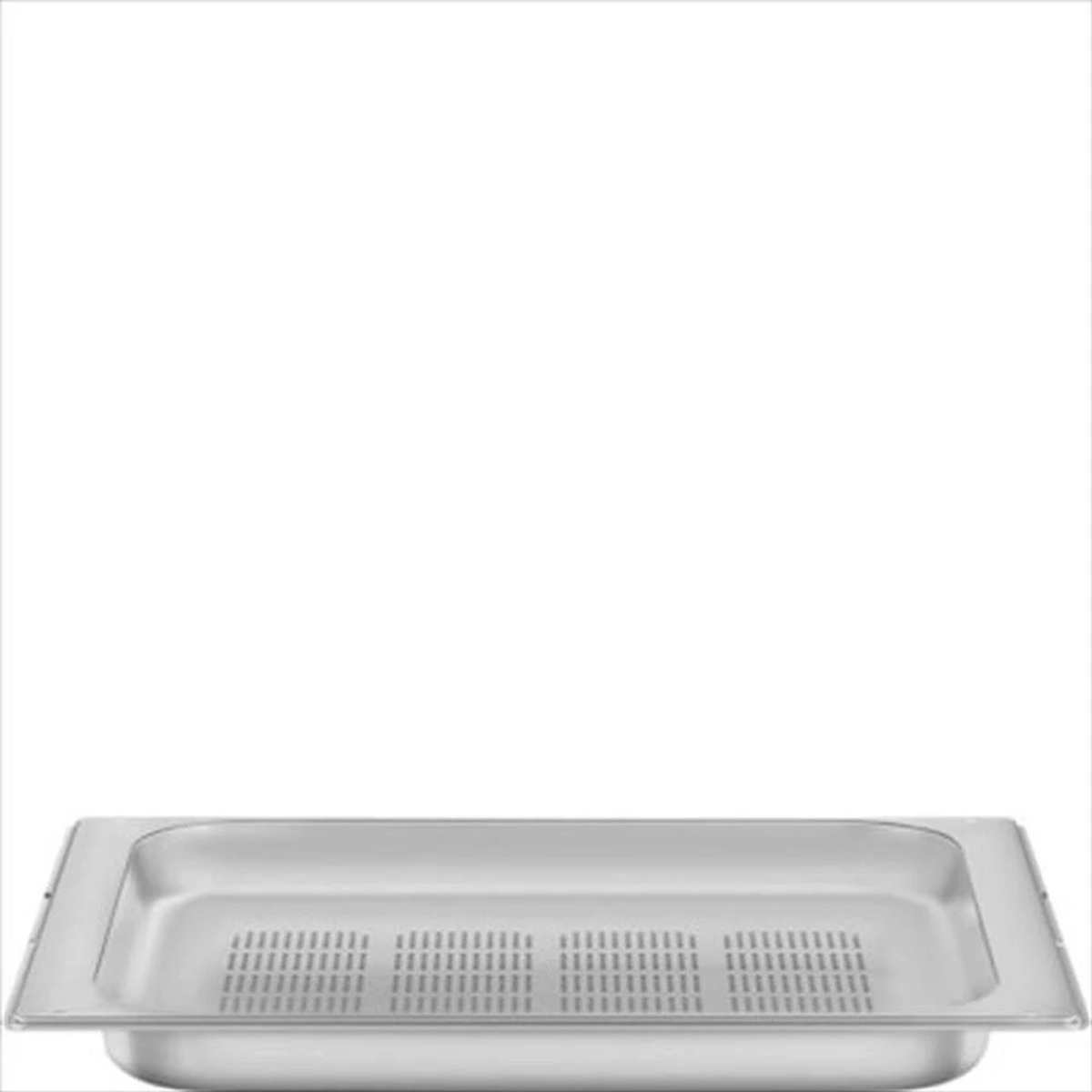 Un recipiente GN plateado con perforaciones, sobre fondo blanco.