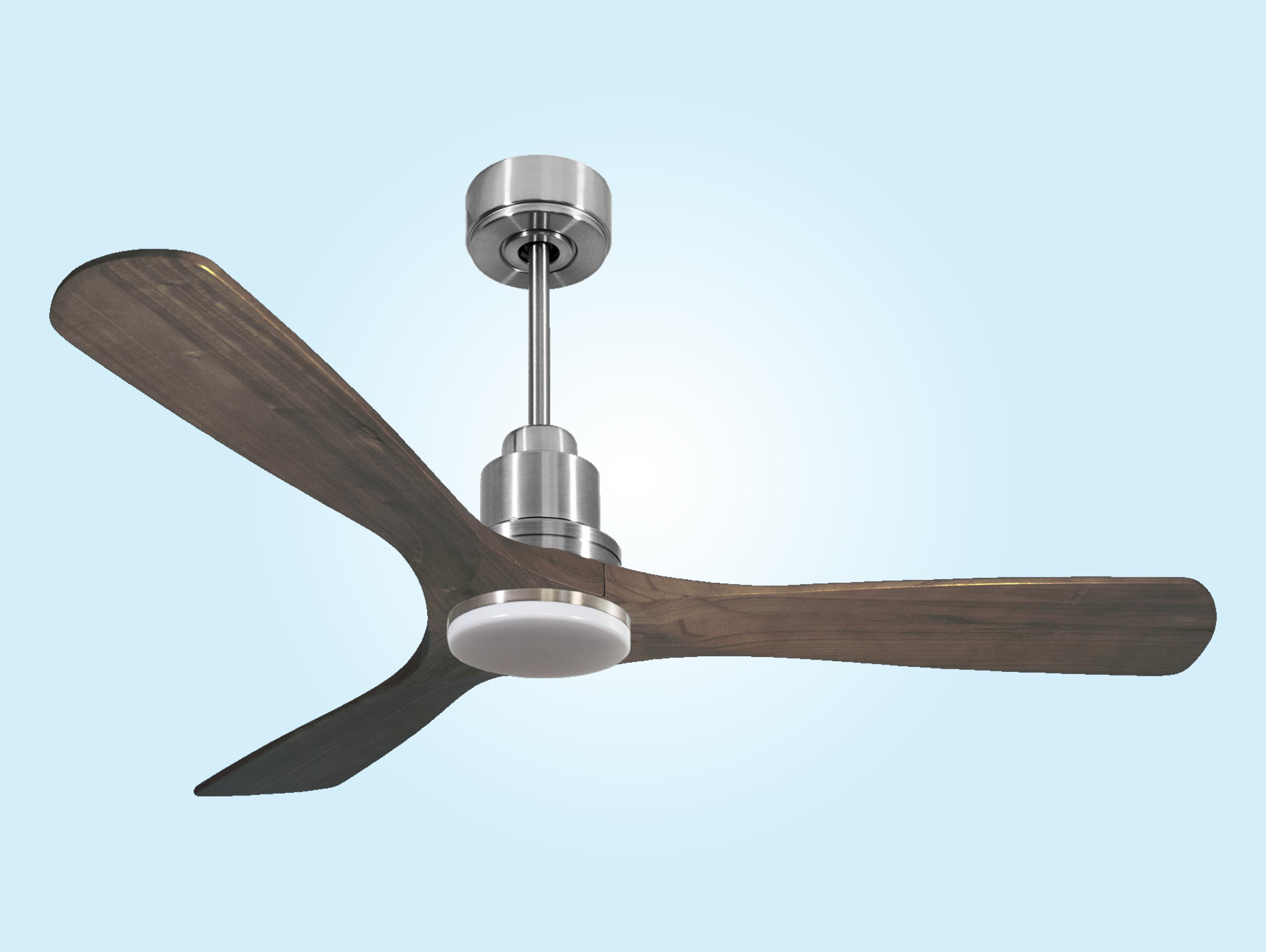 Un ventilador de techo con tres aspas de madera y luz LED integrada.