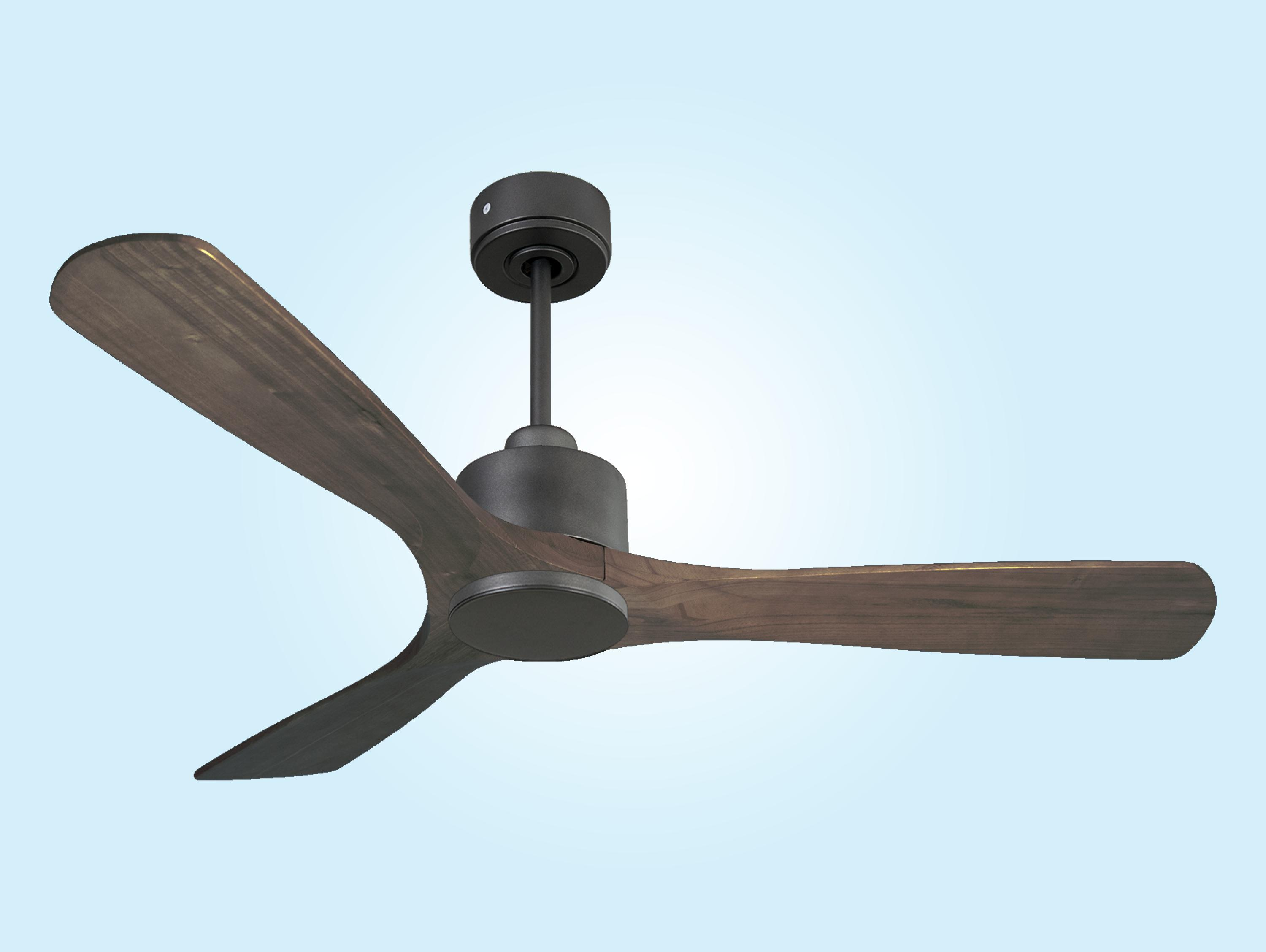 Ventilador de techo moderno con tres aspas de madera oscura y carcasa negra.