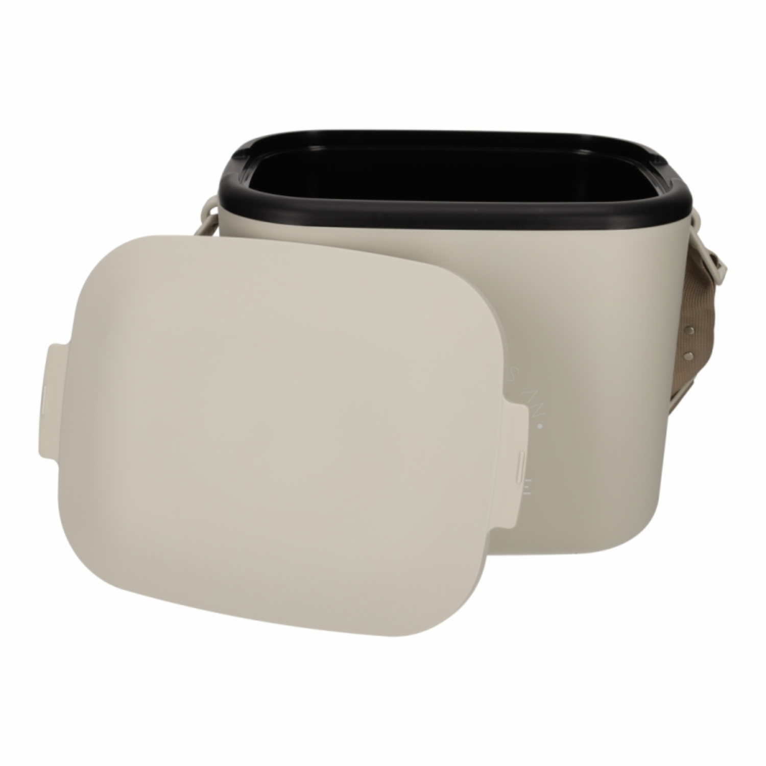 Een beige container met open deksel, zwarte rand en draagband.
