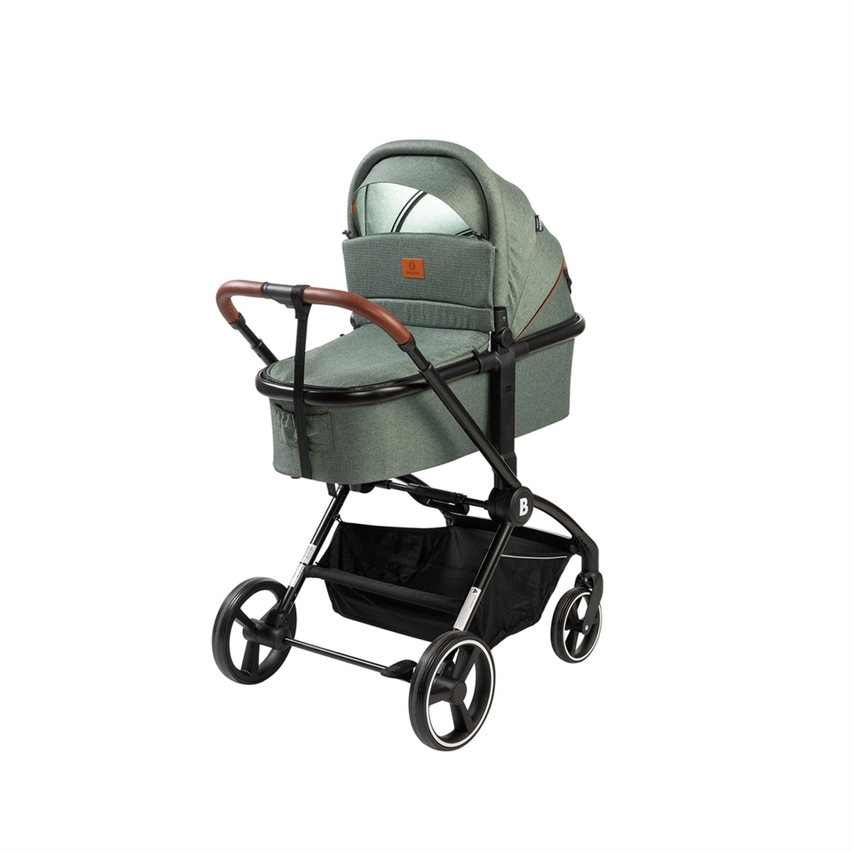 Ein grüner Kinderwagen mit Holzgriffen und schwarzem Korb.