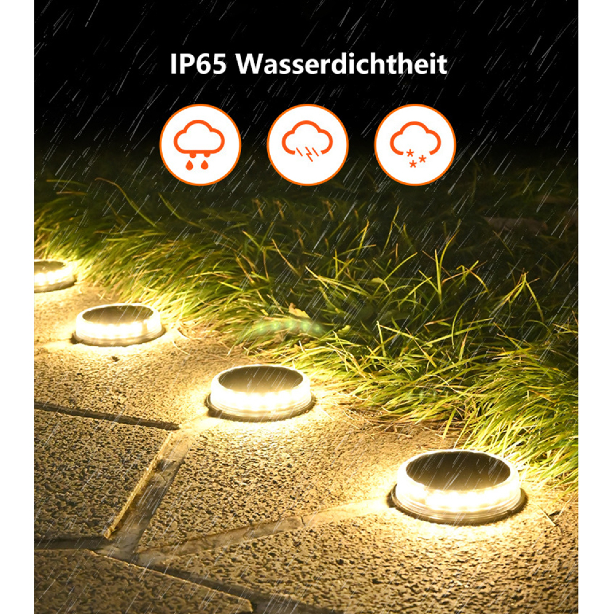 Beleuchtete Bodeneinbauleuchten im Regen auf einem Gehweg.