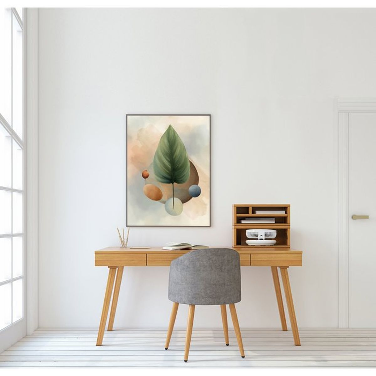 Een bureau met een stoel en een schilderij van een groene plant.