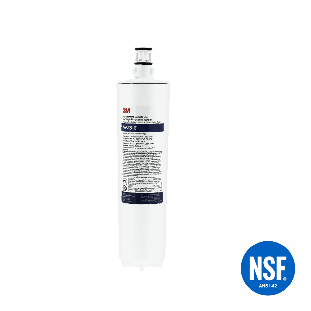 Weiße 3M HF25-S Wasserfilterkartusche mit blauem NSF ANSI 42 Logo rechts.