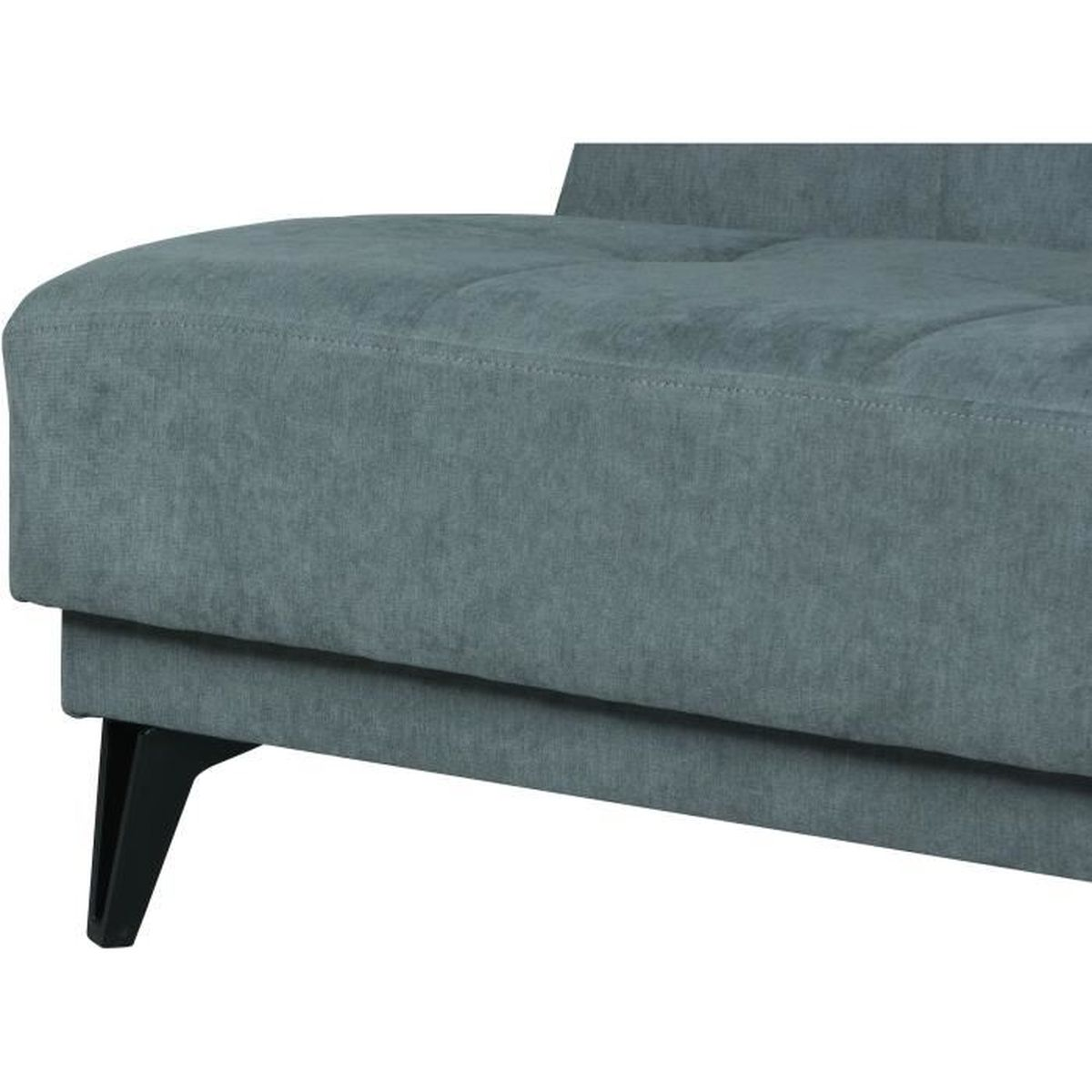 Grauer Stoffsofa-Ausschnitt mit schwarzen Beinen. Nahtdetails sichtbar.