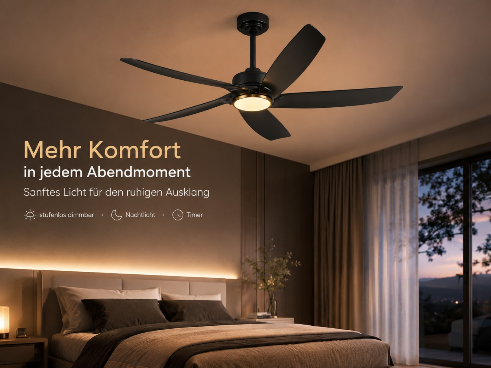 Schwarzer Deckenventilator mit Licht über einem Bett im Schlafzimmer.