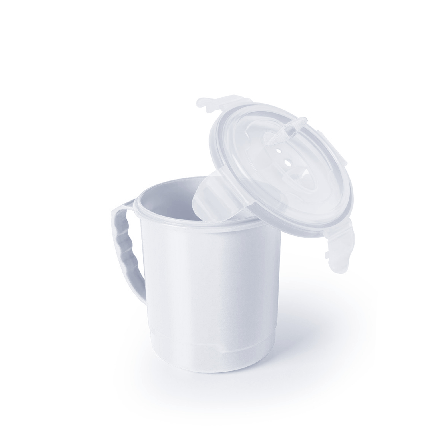 Una tazza bianca con manico e coperchio trasparente a flip-top aperto.