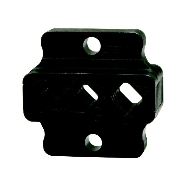 Blocco metallico nero e rettangolare con tre ritagli rettangolari e due fori rotondi.