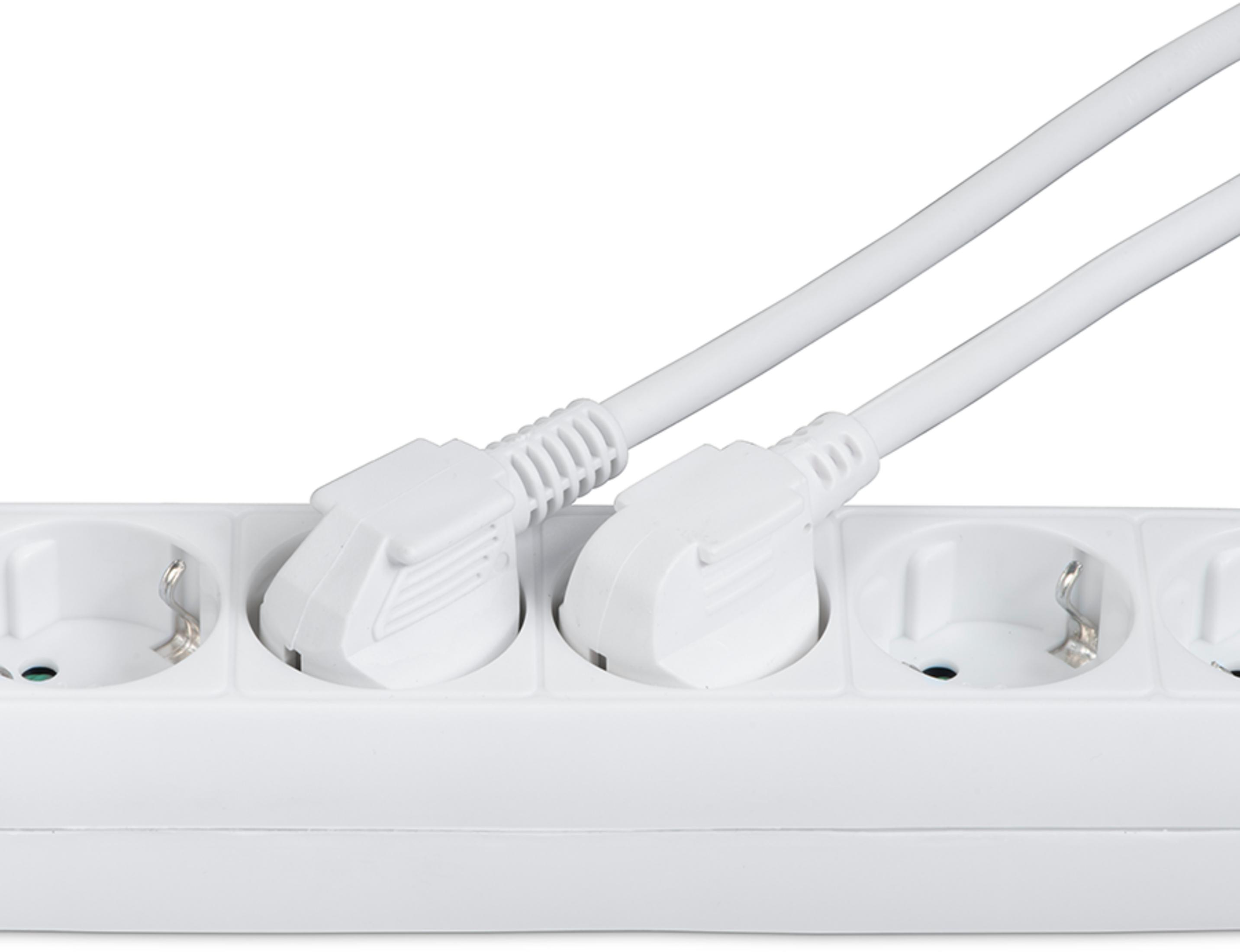 Zwei weiße Stecker sind in eine weiße Steckdosenleiste eingesteckt.