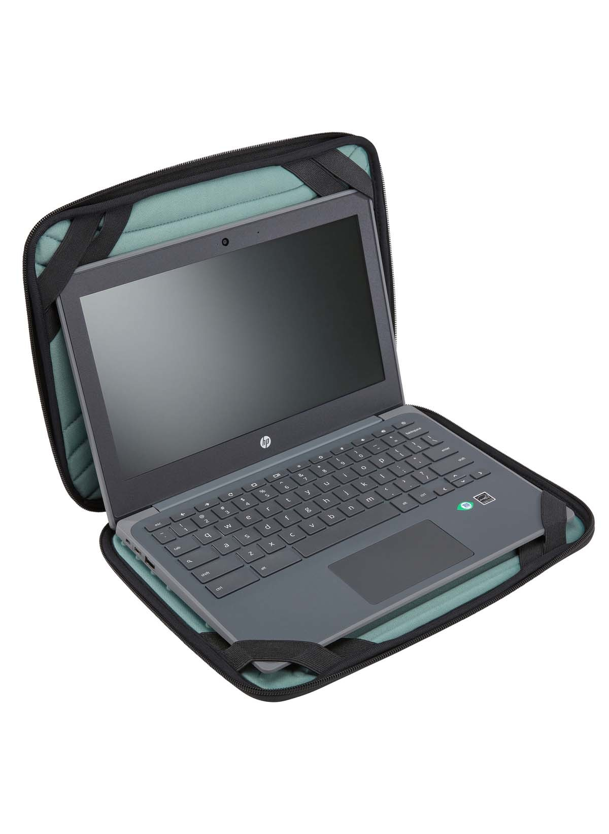 Een grijze Chromebook in een mintgroene laptophoes met zwarte banden.