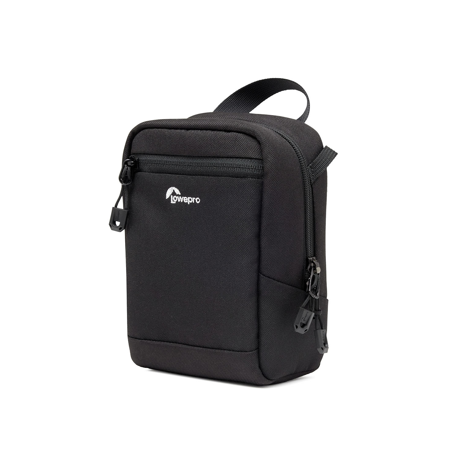 Zwarte tas met rits en Lowepro-logo op witte achtergrond.