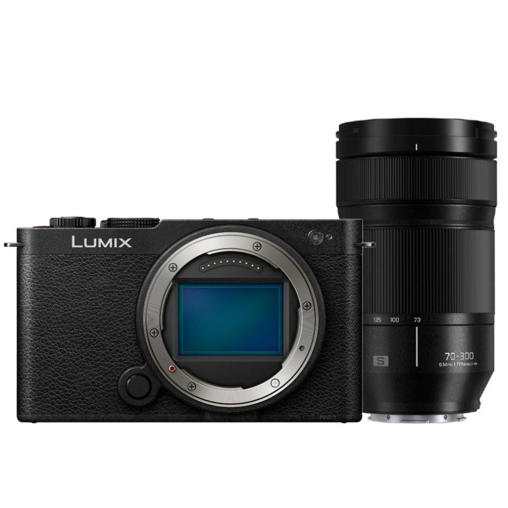 Zwarte Lumix camera met een 70-300mm lens ernaast.