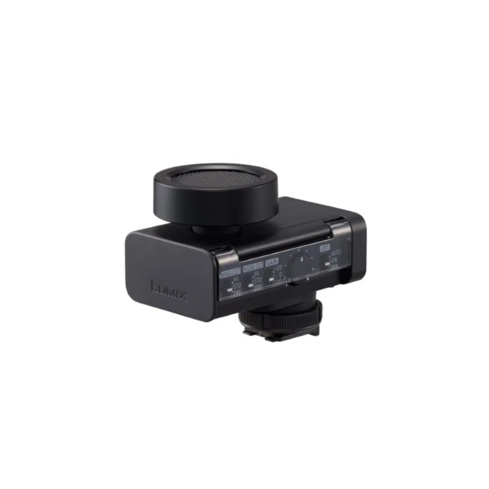Een zwarte Lumix microfoon met bedieningselementen voor wind/ruisonderdrukking en gain.