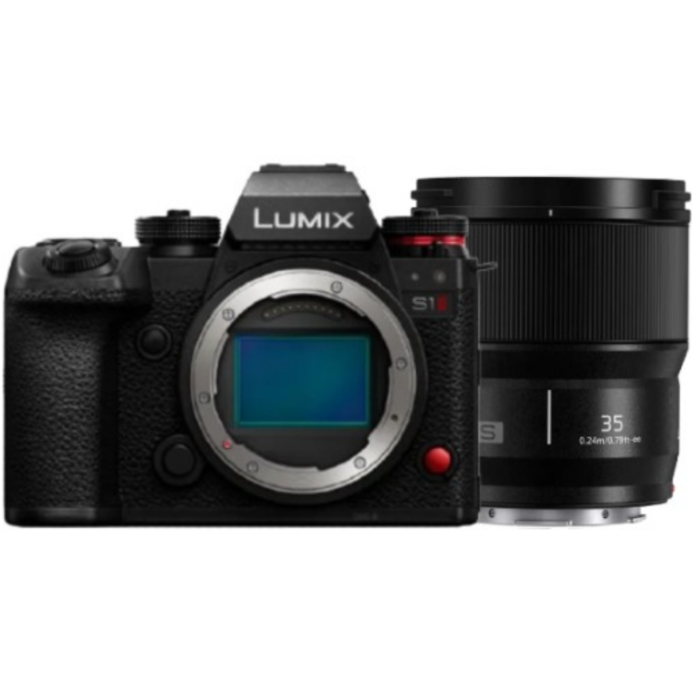 Een zwart Lumix S1 camerabody staat naast een zwarte lens met de markering 35mm.