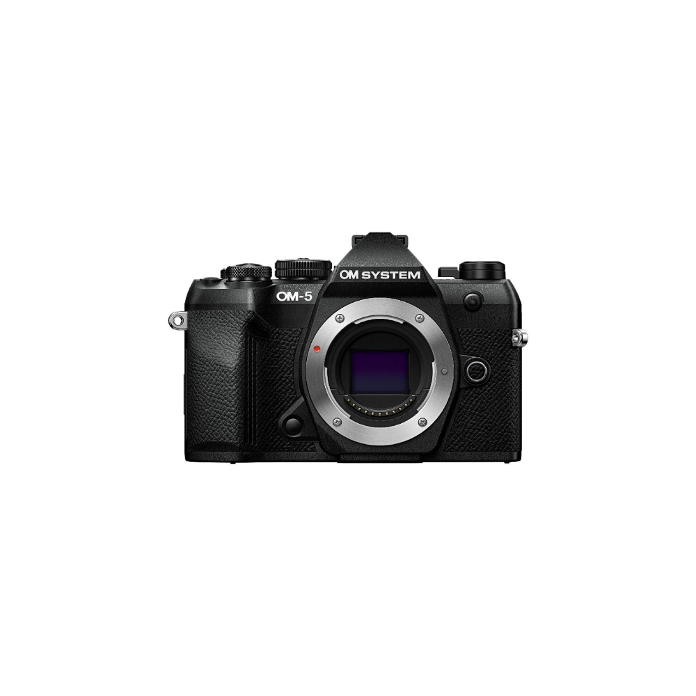 Een zwarte OM System OM-5 digitale camera met een open lensvatting.