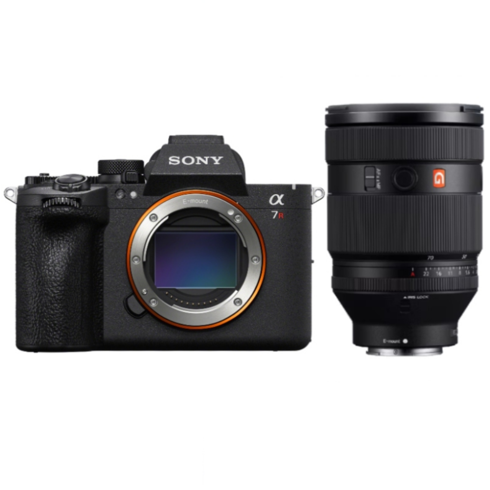 Een zwarte Sony Alpha 7R camera met een lens ernaast.