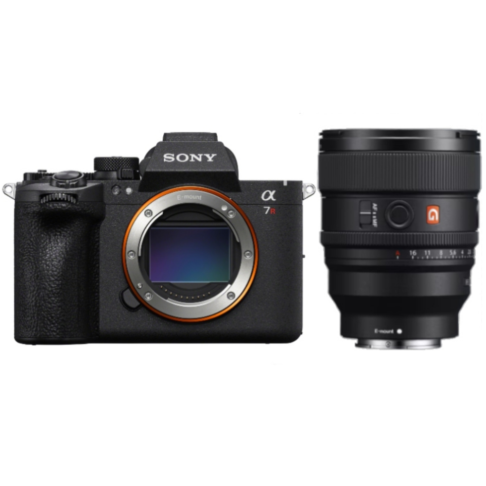 Sony Alpha 7R camera naast een lens, beide op witte achtergrond.