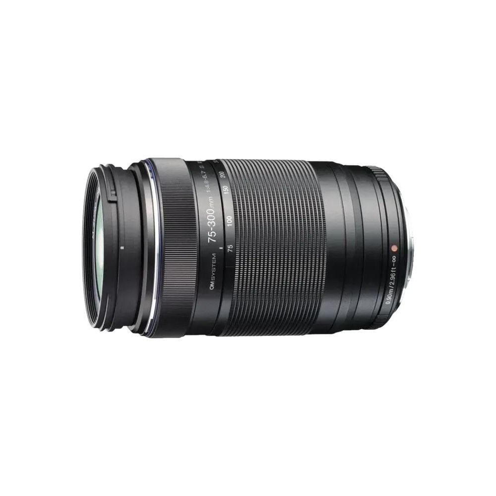 Een zwarte OM SYSTEM 75-300mm lens met zoomring en focusmarkeringen.