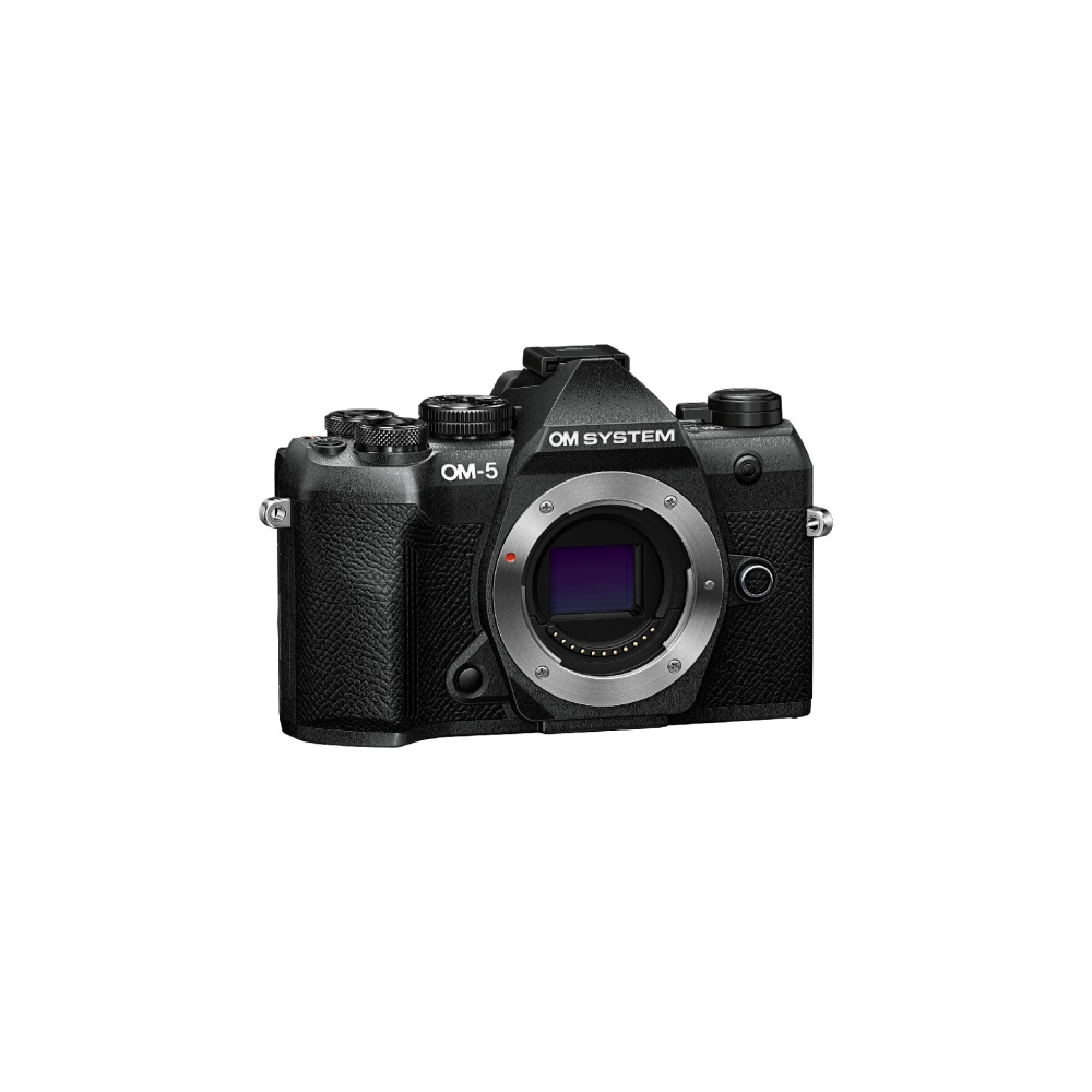 Een zwarte OM SYSTEM OM-5 camera met lensvatting en bedieningselementen.